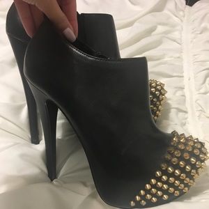 New Steve Madden studded pumps!